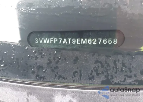 2014 Volkswagen Beetle 2.5L Entry из США, поврежденный, VIN 3VWFP7AT9EM627658